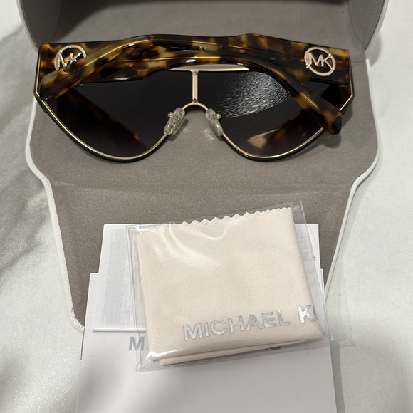 NWT Michael Kors sunglasses - Picture 3 of 5